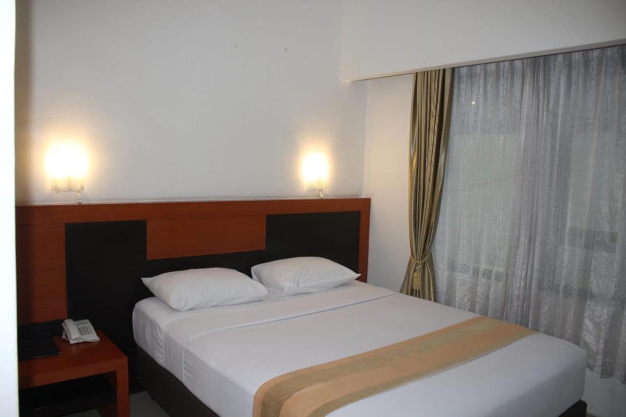 Hotel Grand Karawang Indah Exterior photo