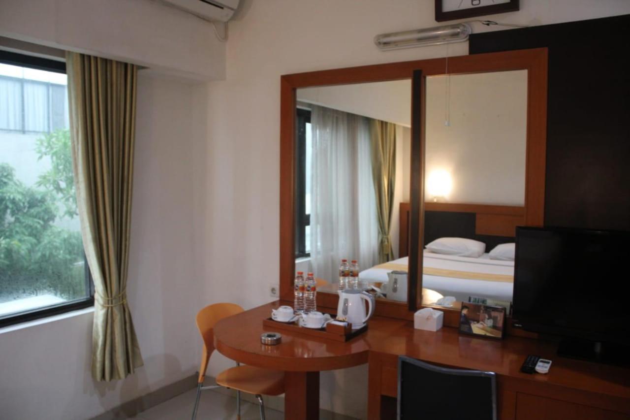 Hotel Grand Karawang Indah Exterior photo