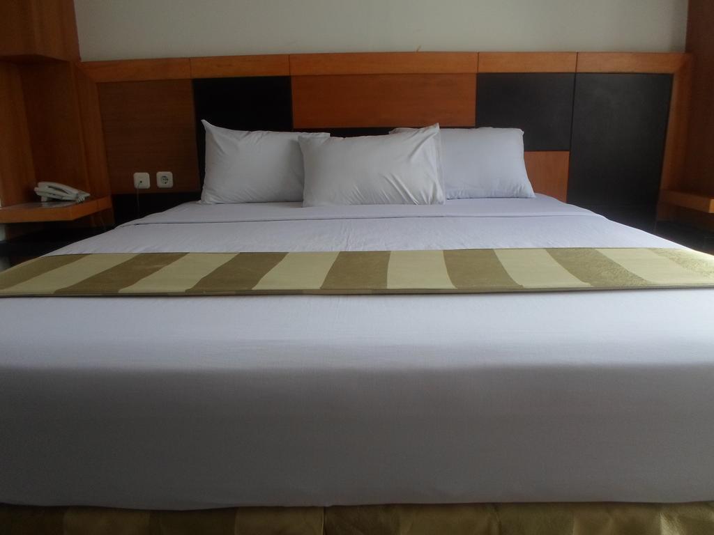 Hotel Grand Karawang Indah Exterior photo