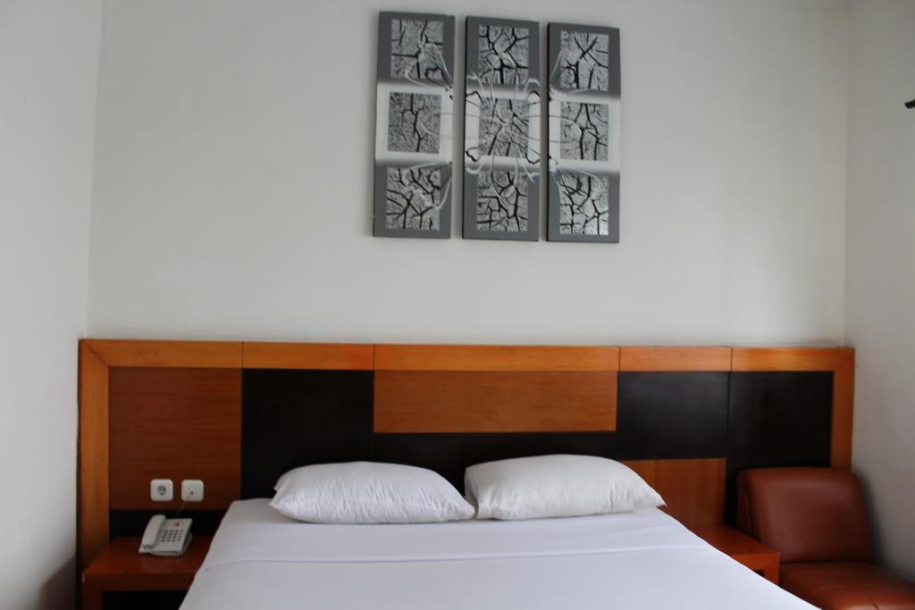 Hotel Grand Karawang Indah Exterior photo
