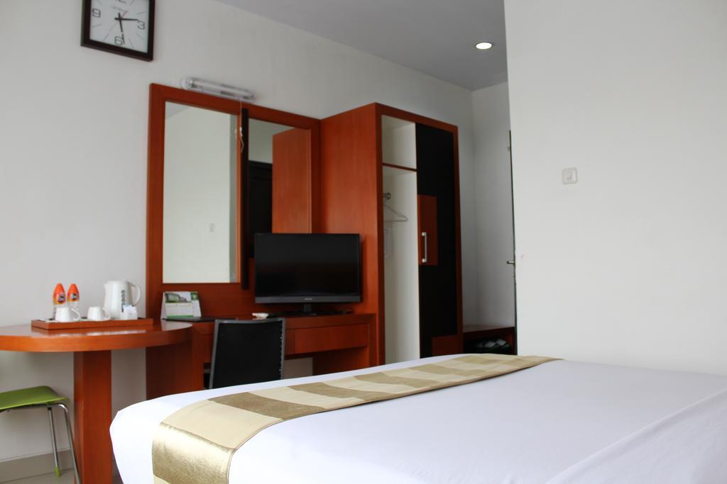 Hotel Grand Karawang Indah Exterior photo