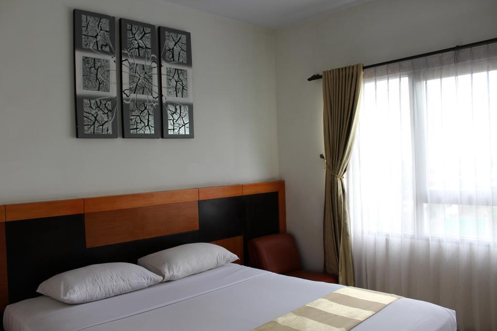 Hotel Grand Karawang Indah Exterior photo