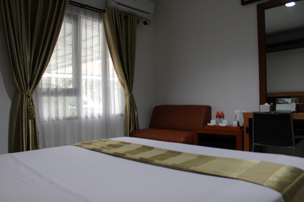 Hotel Grand Karawang Indah Exterior photo