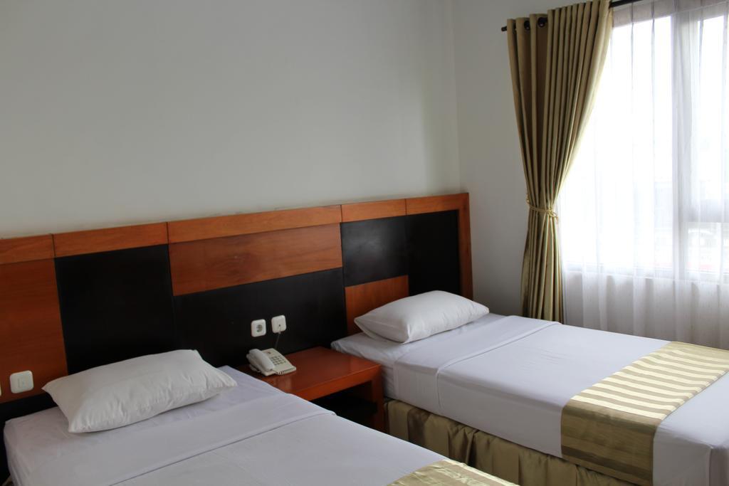 Hotel Grand Karawang Indah Exterior photo