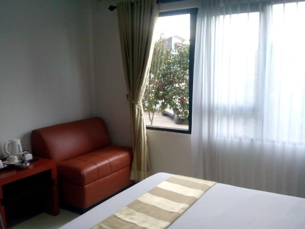 Hotel Grand Karawang Indah Room photo